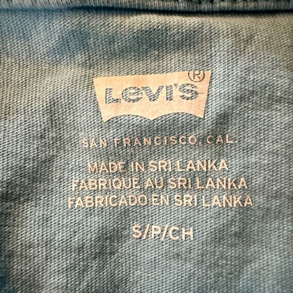 Levi’s Baby Blue T-Shirt Size Small - Picture 11 of 11
